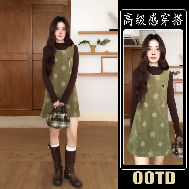 橄榄绿色圆领绣花连衣裙女2025秋冬季高级感宽松气质A字短裙套装