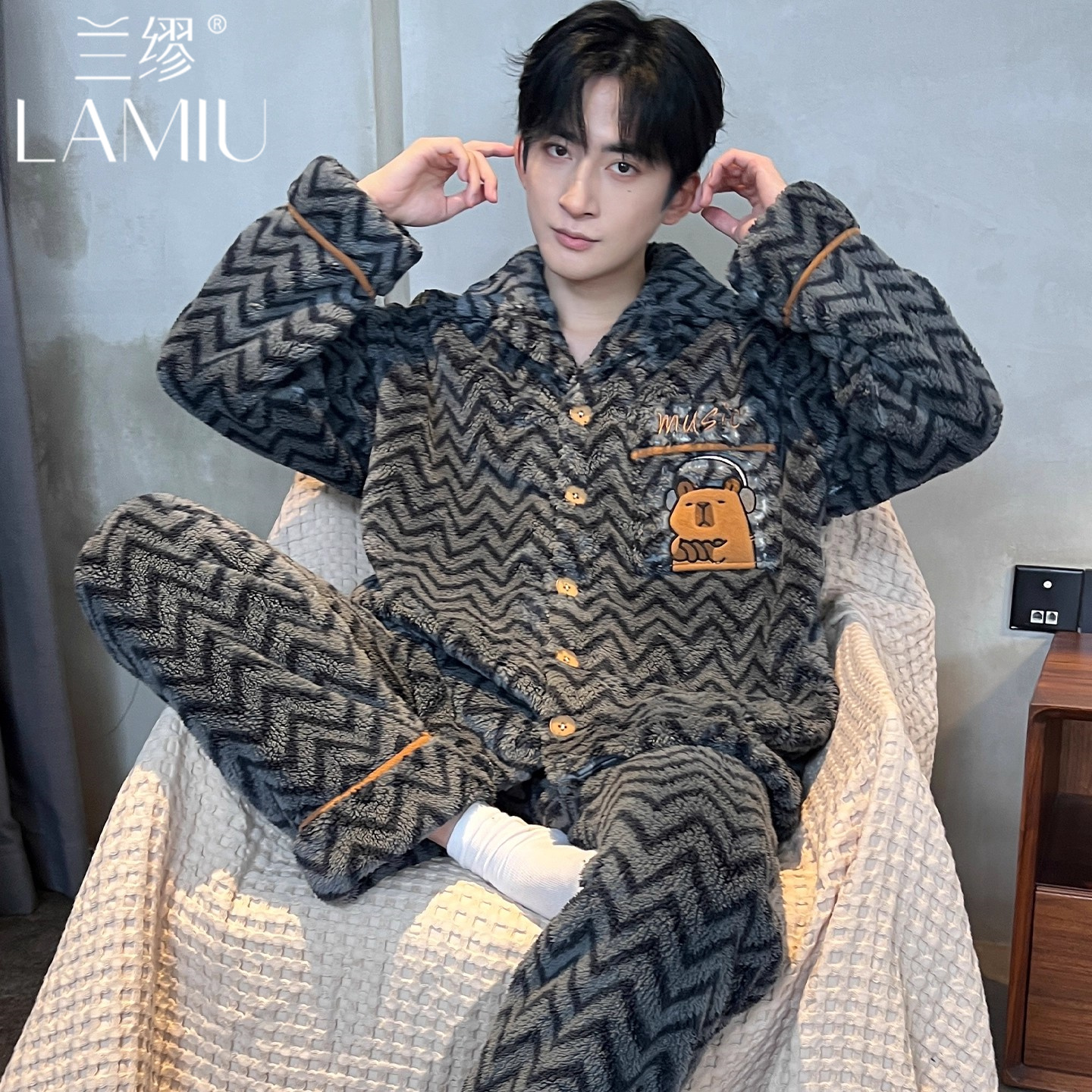 2025新款冬季睡衣男士珊瑚绒加厚加绒秋冬保暖大码开衫家居服套装