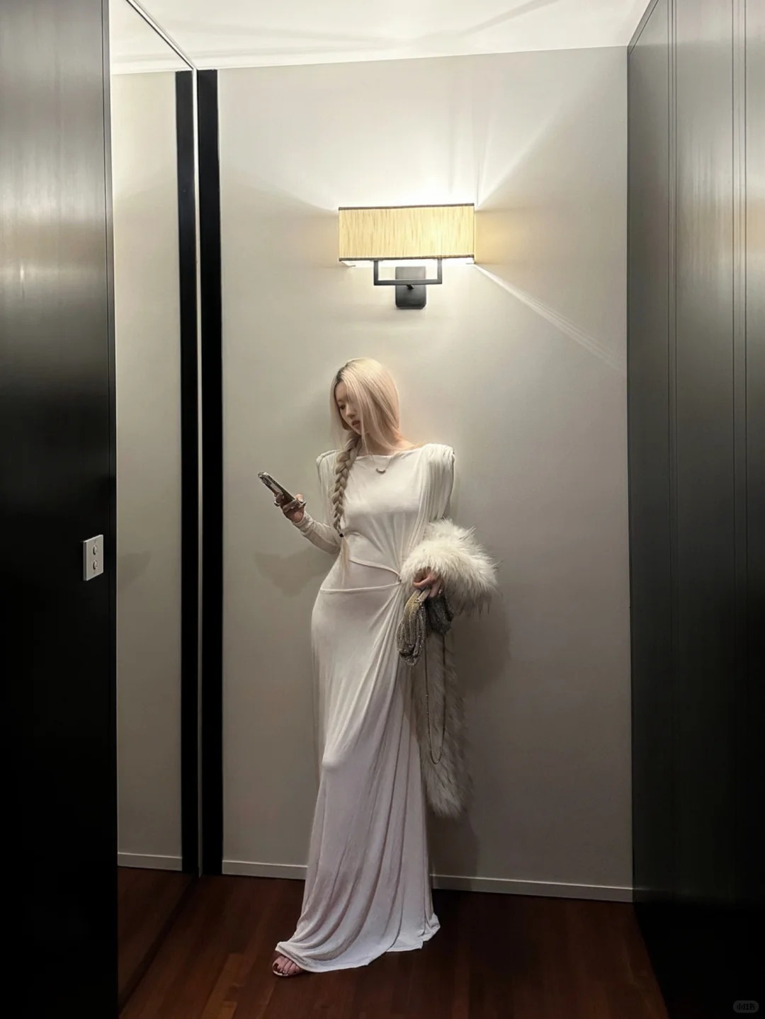 2025秋冬新款欧美风纯色气质纯欲氛围感显瘦修身连衣裙包臀裙子