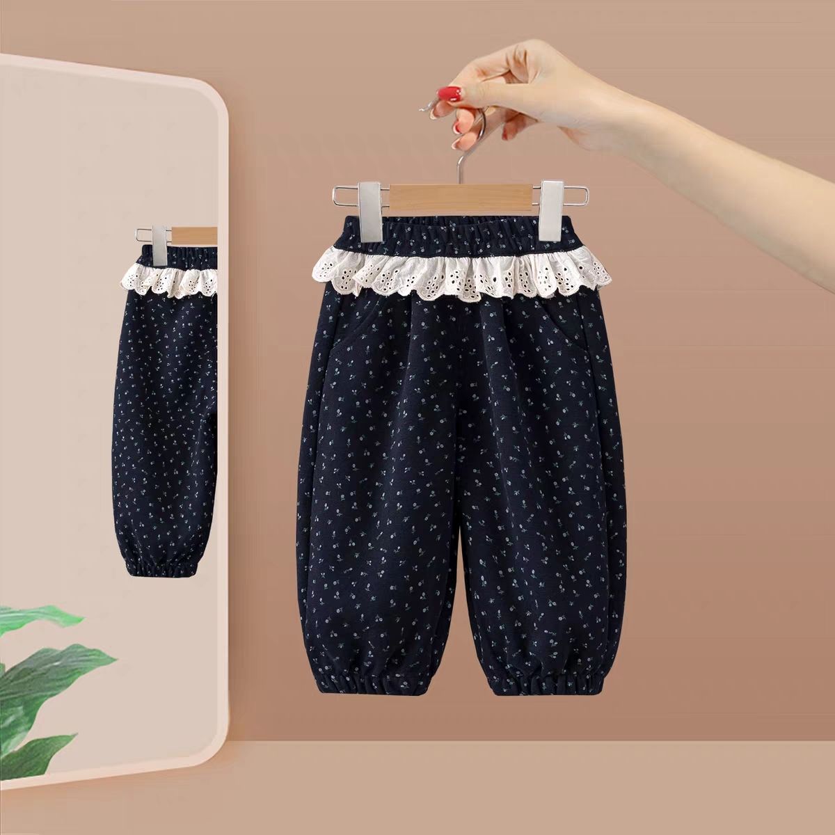 女童休闲裤春秋新款宝宝洋气时髦花边屁帘裤子卫裤婴儿外穿束脚裤