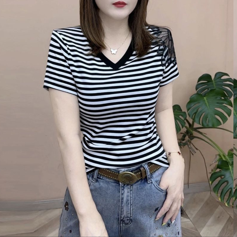 啄木鸟通勤洋气短袖2025年夏季新款中老年条纹妈妈装上衣百搭T恤