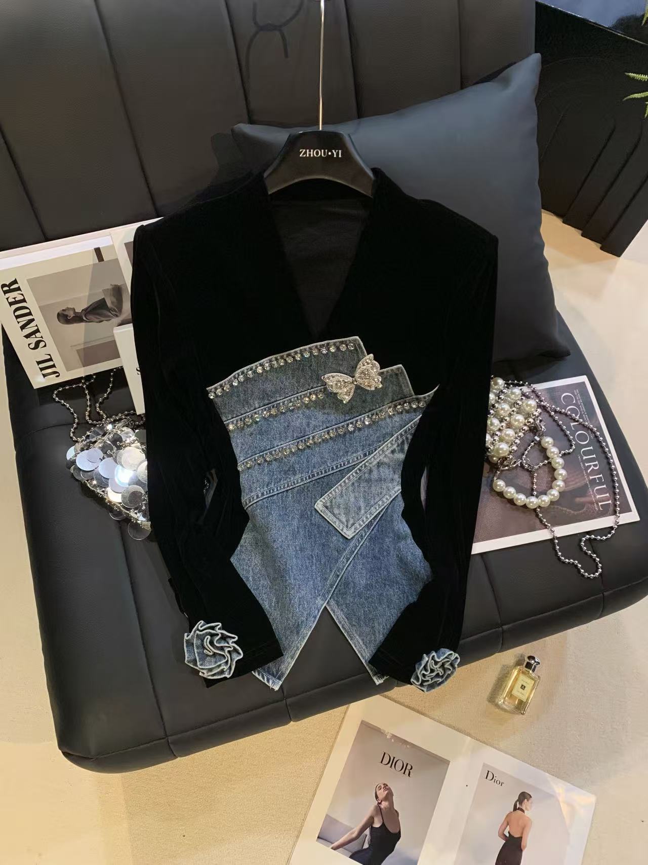 ZHOUYI/周一 2025秋季爆款气质丝绒牛仔拼接水钻蝴蝶时尚显瘦上衣