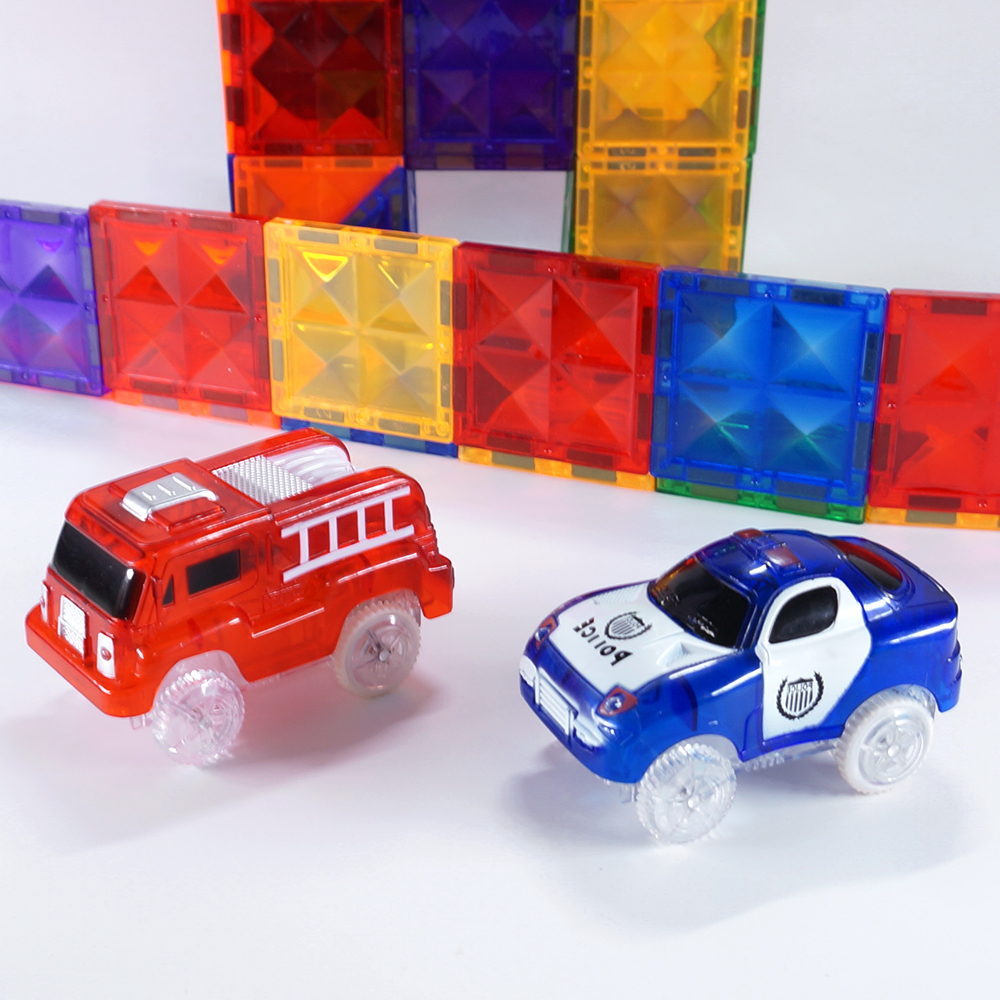 彩窗磁力片电动小汽车轨道专用电动跑车发光小车带发光警车吉普车