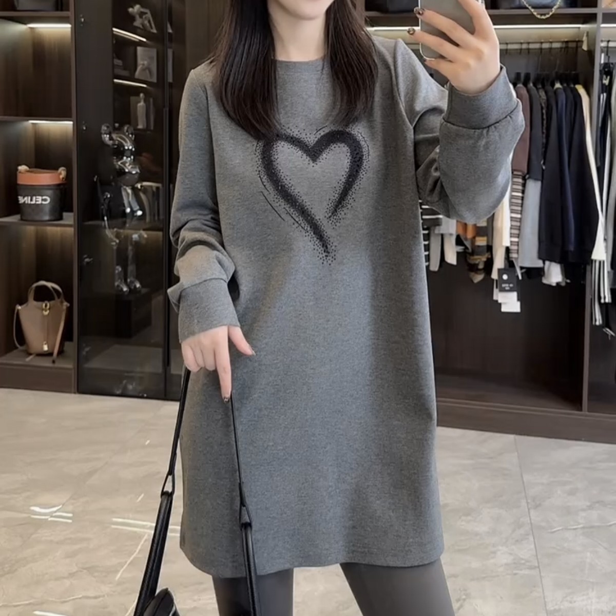 2592爱心卫衣显瘦慵懒风打底女长袖秋冬印花韩版宽松中长款