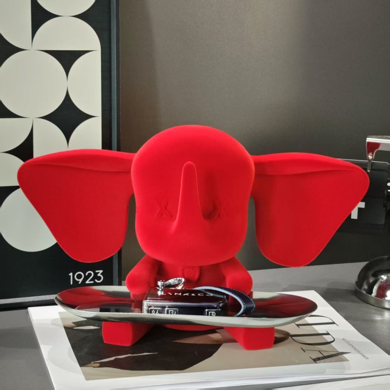 玄关钥匙收纳小飞象托盘摆件入户门电视柜装饰创意潮玩现代轻奢