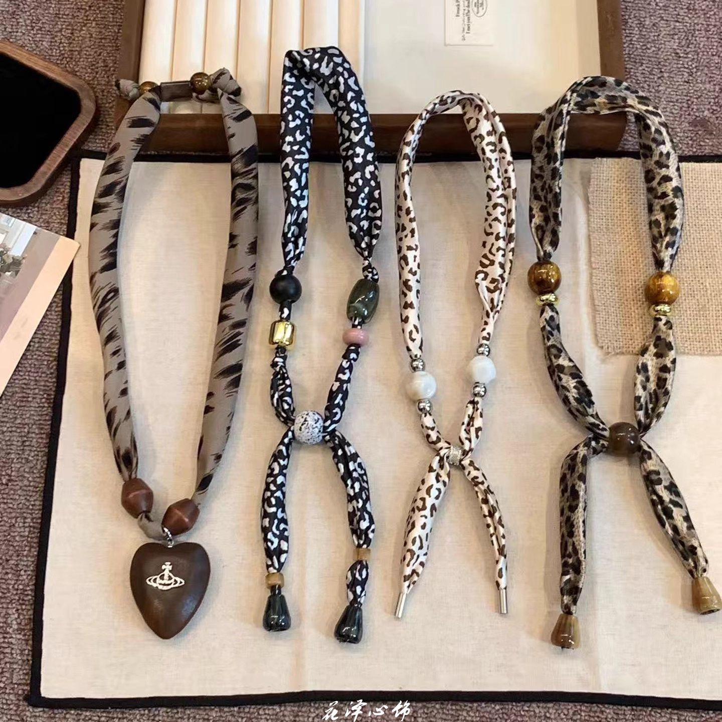 美拉德色系~复古豹纹丝巾项链女小众设计感毛衣链挂脖丝巾配饰品