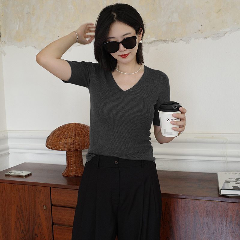 无缝一线成衣中袖针织衫打底精纺羊毛衫V领女士修身五分袖上衣
