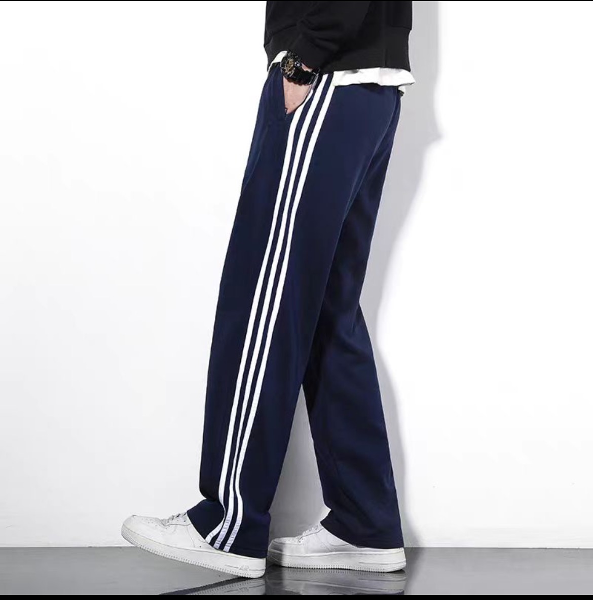 2025年秋冬新款三杠宽松男女童运动裤休闲裤宽松潮流直筒裤