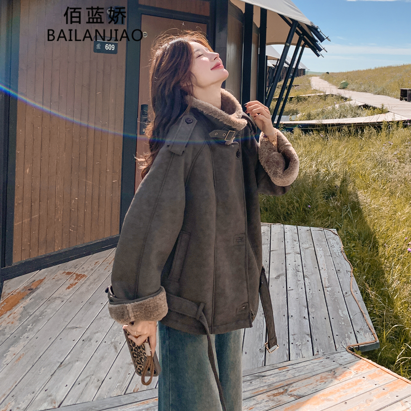 咖色皮毛一体仿羊羔毛厚外套女2025冬季新款小个子加绒机车上衣