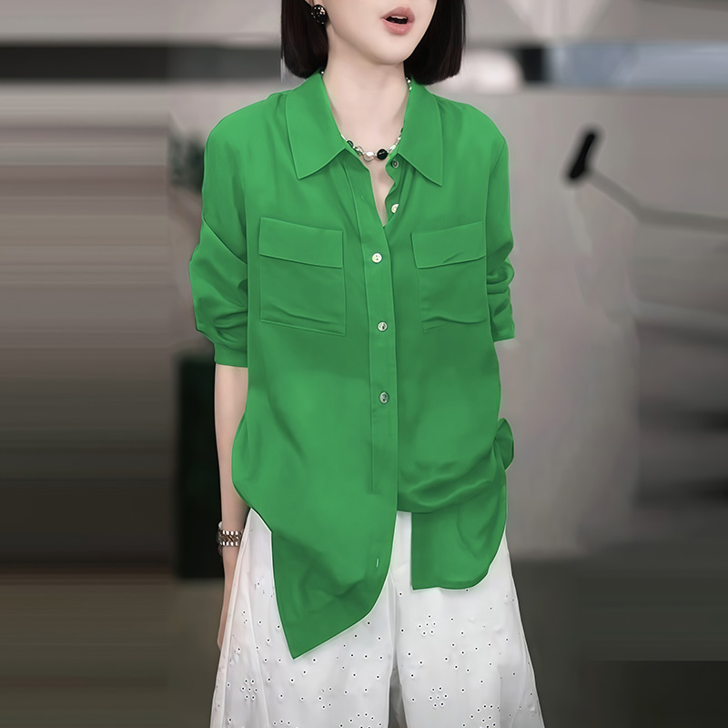 高级感轻奢绿色时尚大码衬衫女秋季新款宽松百搭气质小众长袖上衣
