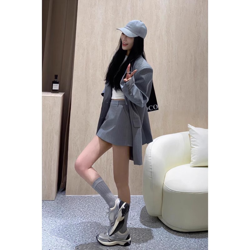 秋季高端通勤西装气质套装裙女韩版简约风灰色条纹西服短裙两件套