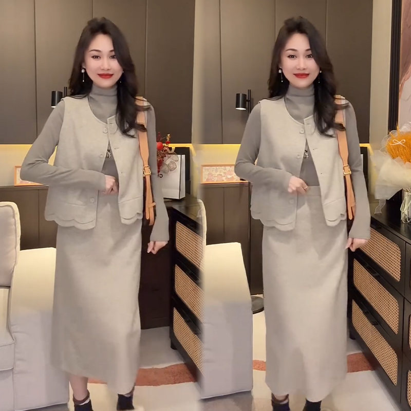 2025秋冬新款时尚显瘦气质网红高档套装女高级百搭宽松大码三件套