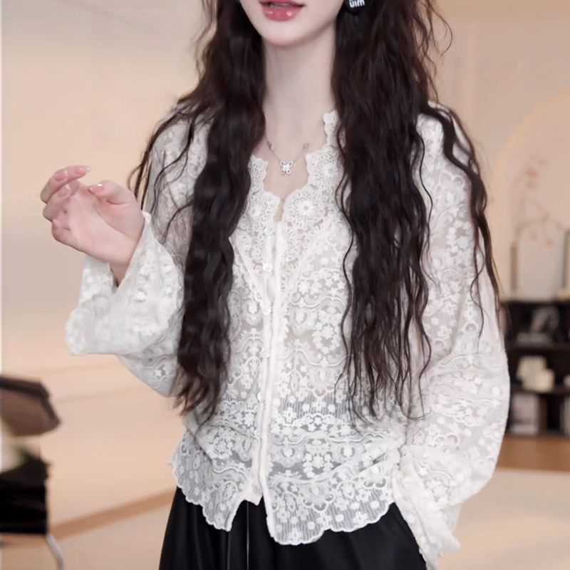 纯欲风V领钩花蕾丝打底衫女2025年春秋新款宽松显瘦内搭长袖上衣