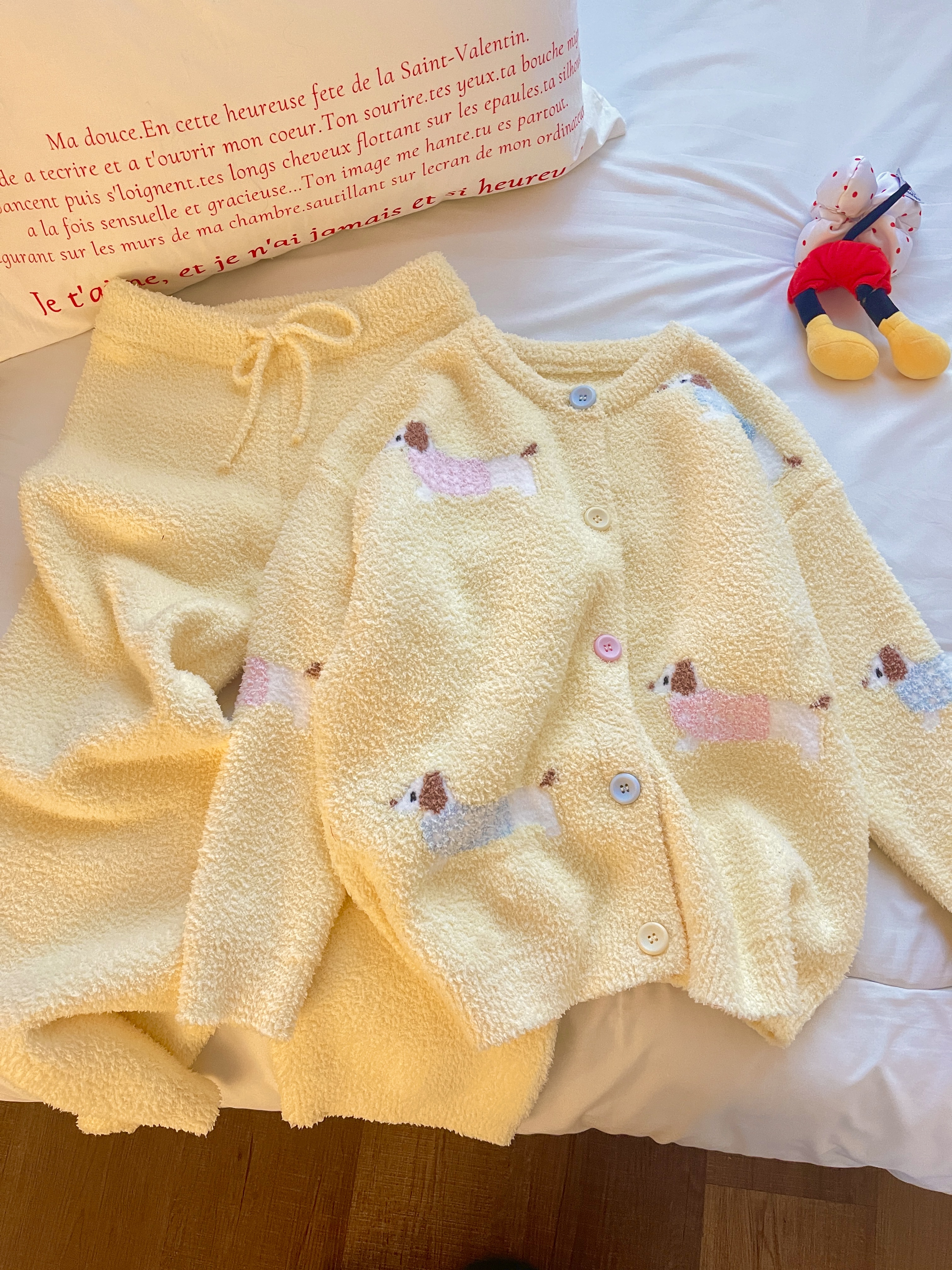 狗狗毛绒可爱减龄休闲开衫半边绒睡衣女淡黄色秋冬保暖加厚家居服