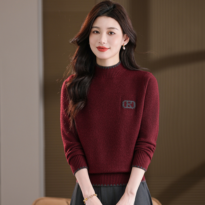 秋冬新款宽松显瘦短款高级感针织打底衫时尚减龄半高领毛衣女厚