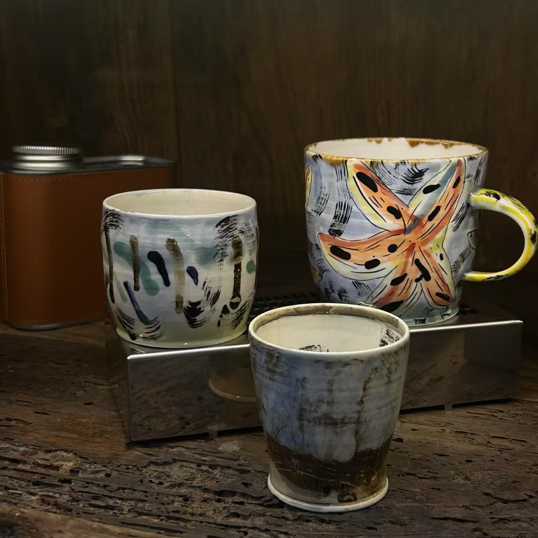 在山望海一宝藏手绘陶瓷杯