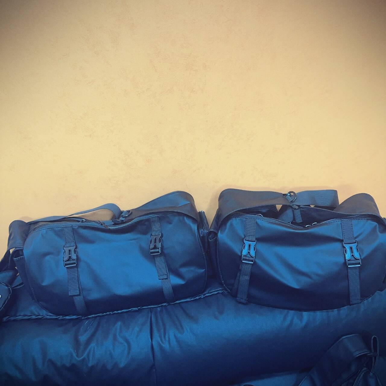 防水男女邮差包2025冬新款潮牌牛津布工装大容量百搭单肩斜挎包