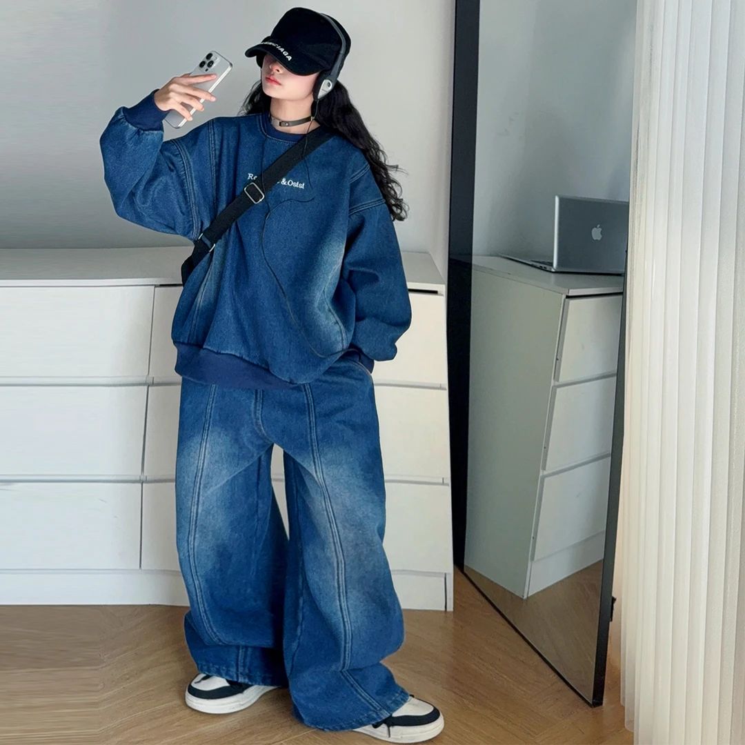 女童冬装套装2025新款女孩冬季加绒加厚美式牛仔卫衣弯刀裤两件套