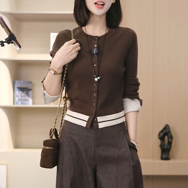 2025修身时尚轻奢针织衫撞色休闲开衫气质长袖女上衣时尚百搭潮流