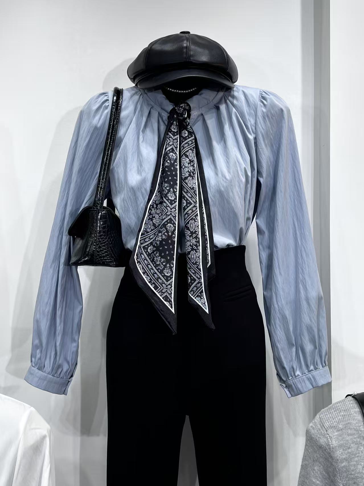 十三行早秋高级感气质拼接丝巾衬衫别致宽松泡泡袖上衣