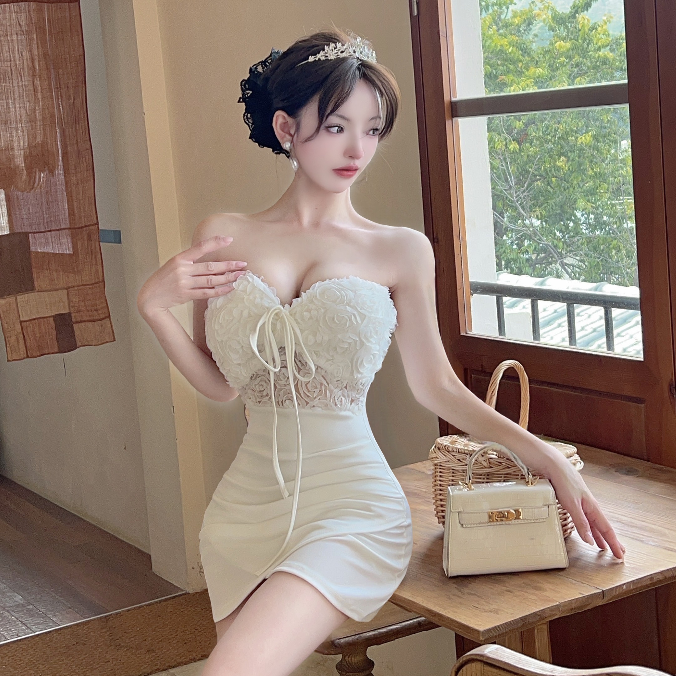 抹胸挂脖连衣裙夏小个子高级感穿搭纯欲收腰显瘦带胸垫包臀短裙子