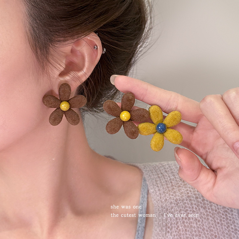 铜合金耳饰 韩系植绒花朵耳钉耳环耳坠简约百搭秋冬高级感耳饰
