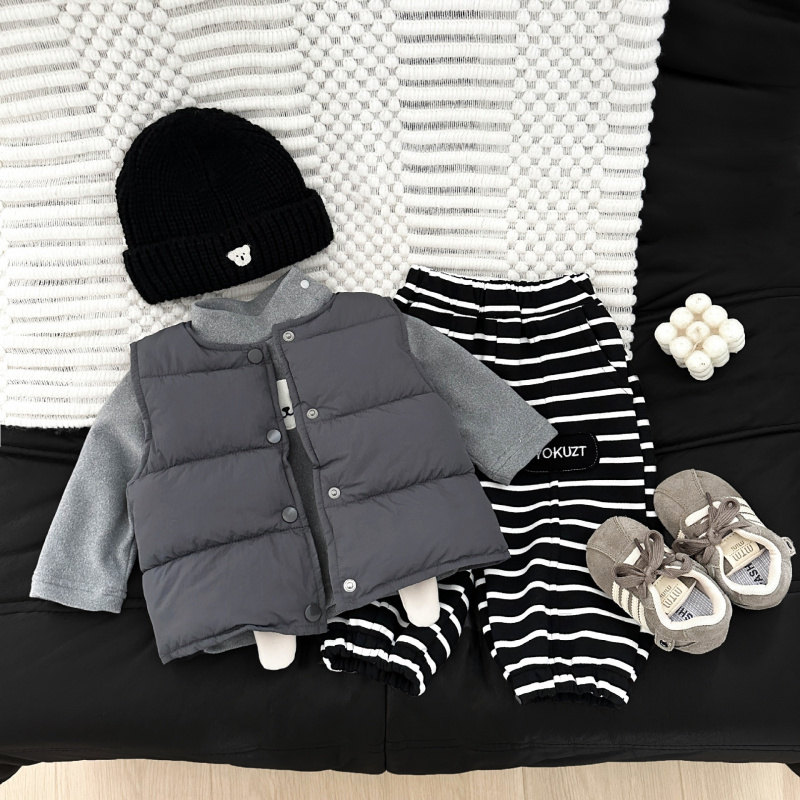 巴拉扣扣新年婴儿夹棉马甲冬装新款男女宝宝纯色卡通坎肩背心加