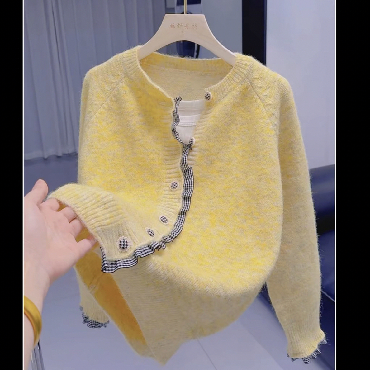 木耳边拼接粉色针织开衫女2025秋冬新款宽松洋气圆领毛衣外套