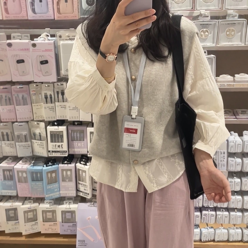 韩系文艺精致刺绣衬衫叠穿针织坎肩马甲两件套ins秋冬新款穿搭女