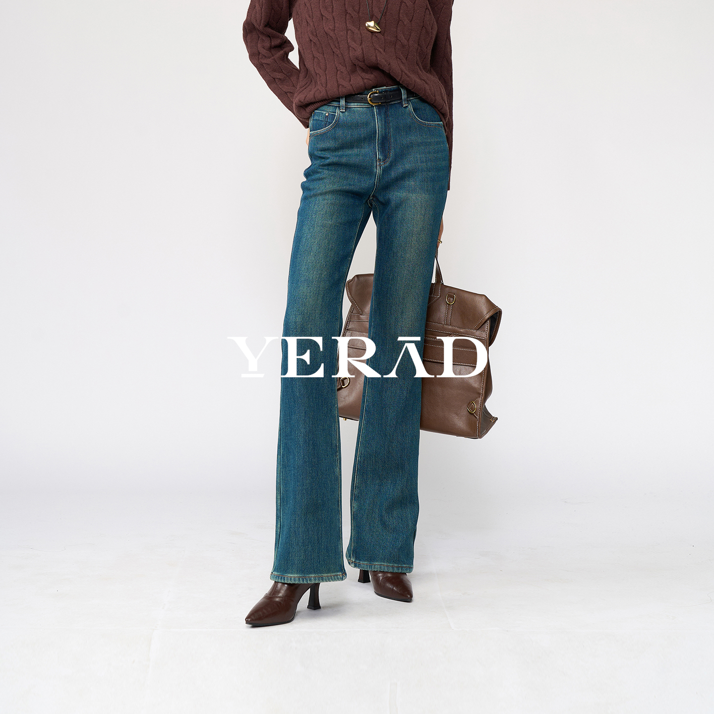 娅丽达奥粒绒喇叭牛仔裤女2025新款冬季保暖修身显瘦弹力微喇长裤