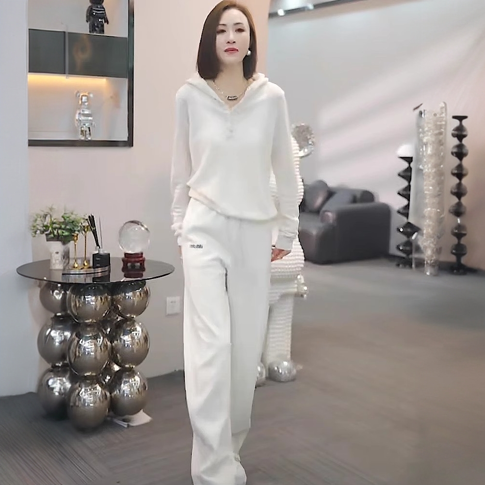 韩版时尚简约休闲运动套装女春秋款洋气减龄修身卫衣阔腿裤两件套