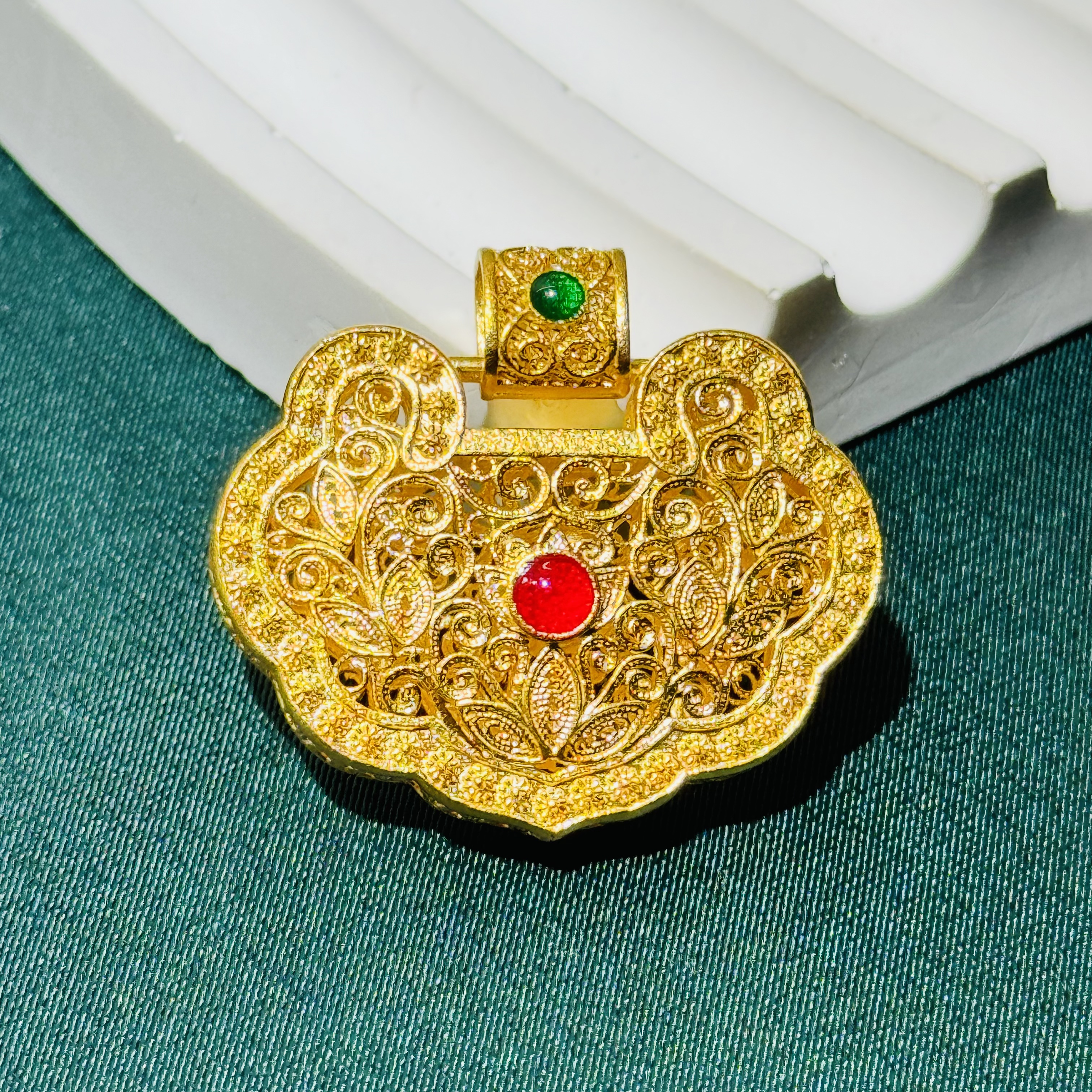 黄金足金999镂空古法花丝珐琅锁包平安锁吊坠