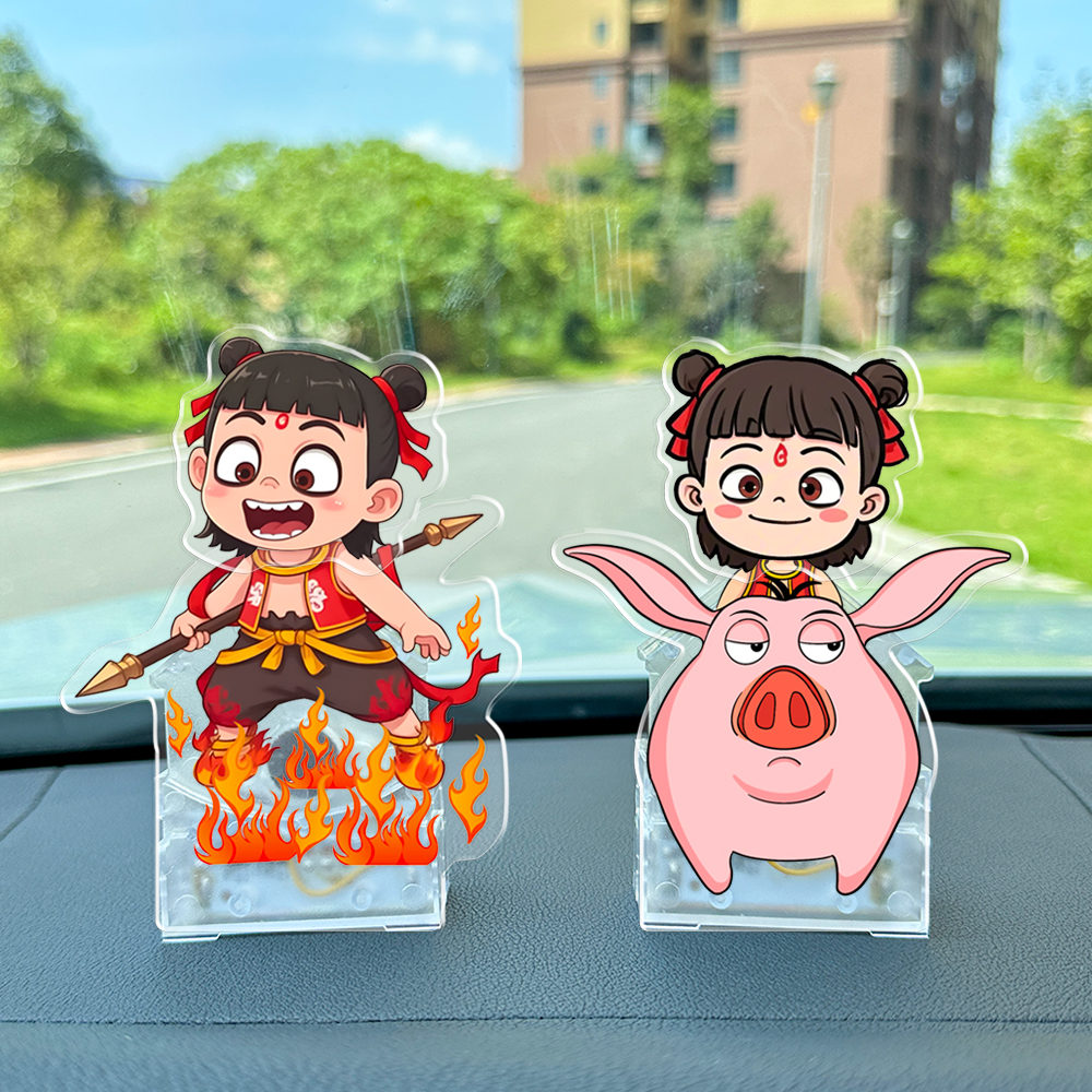 太阳能哪吒车载摆件摇头魔童闹海敖丙中控台装饰品车内自动摇摇乐