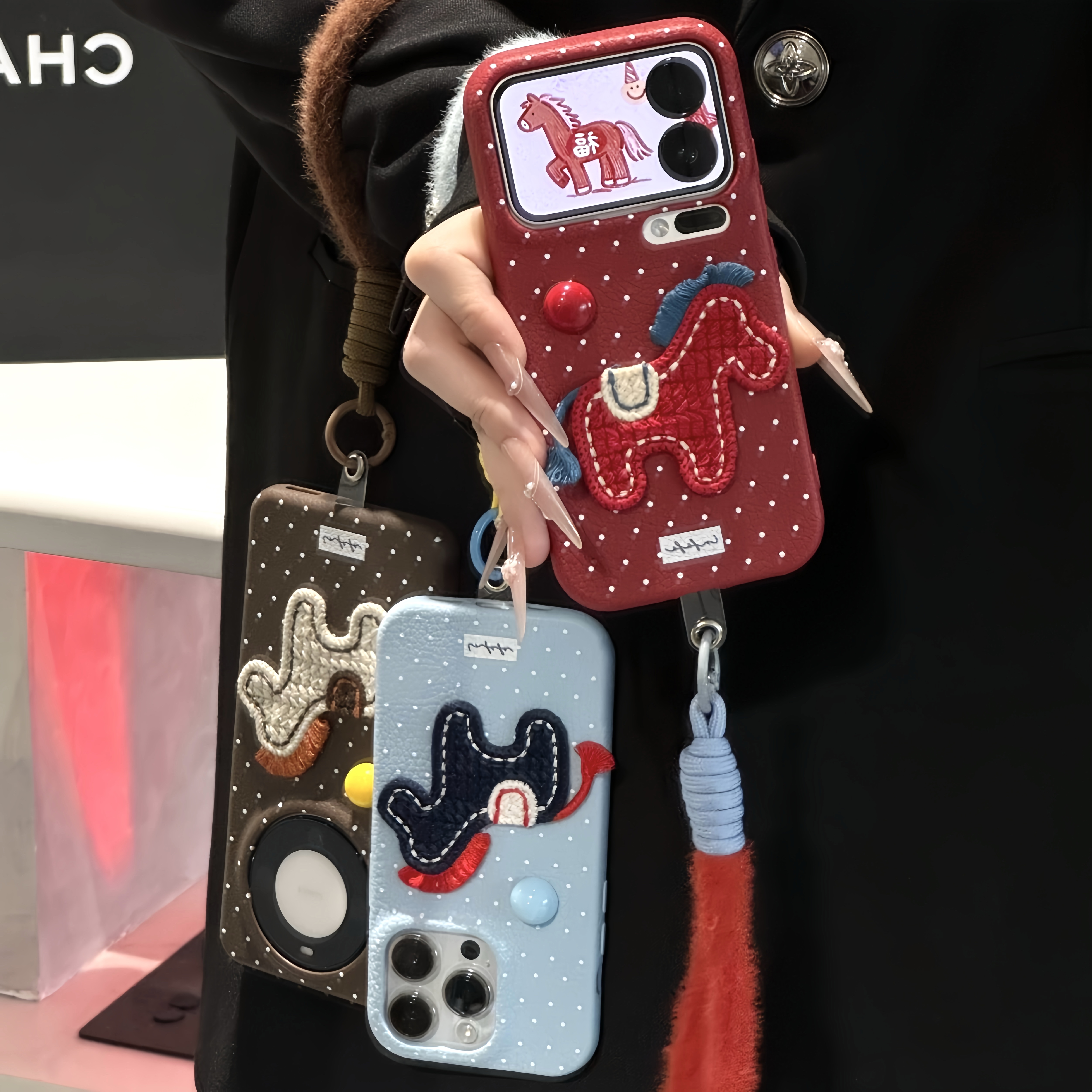 新年波点小马挂绳适用苹果16/17promax手机壳14华为vivoppo小米15