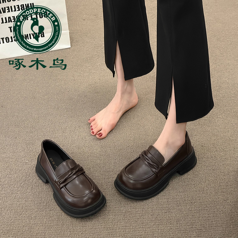 啄木鸟黑色小皮鞋女2024新款英伦风乐福鞋复古百搭粗跟棕色单鞋女