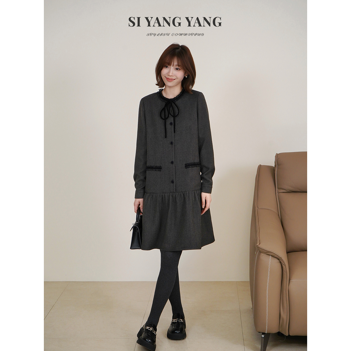 斯洋洋SIYANG冬季羊毛混纺领圈撞色通勤百搭连衣裙LYQ511A028SYY