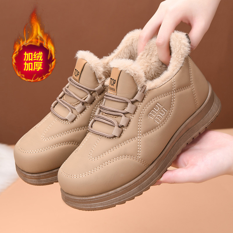 冬季新款加绒加厚保暖老北京妈妈棉鞋女厚底轻便软底防滑雪地棉靴
