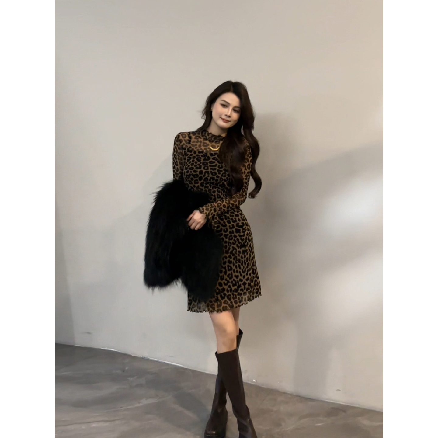 【大婷婷】 秋冬新款立领豹纹裙连衣裙显瘦时尚性感女装短裙DT1816