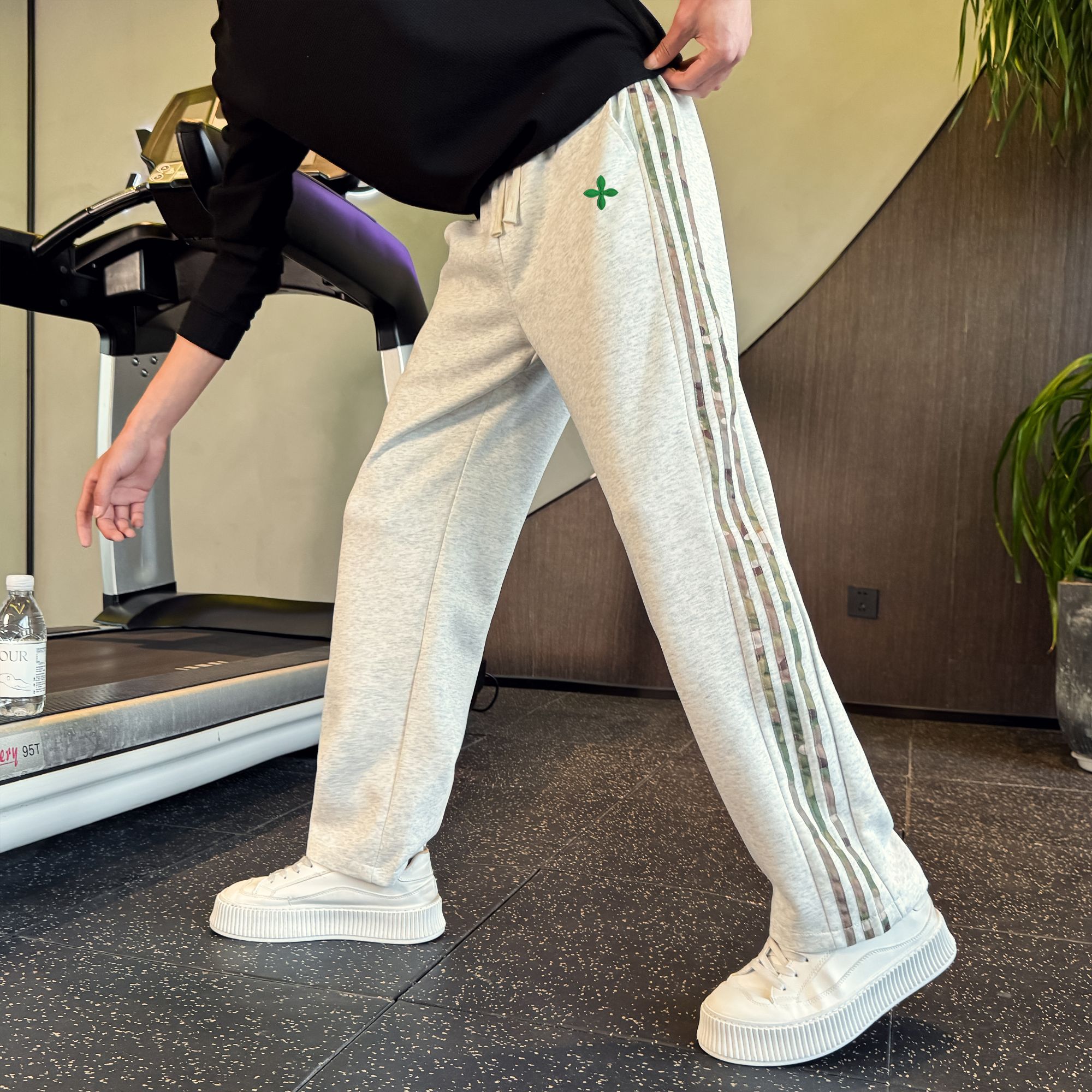 潮牌直筒卫裤男条纹宽松运动裤子2025新款春秋季痞帅四叶草休闲裤