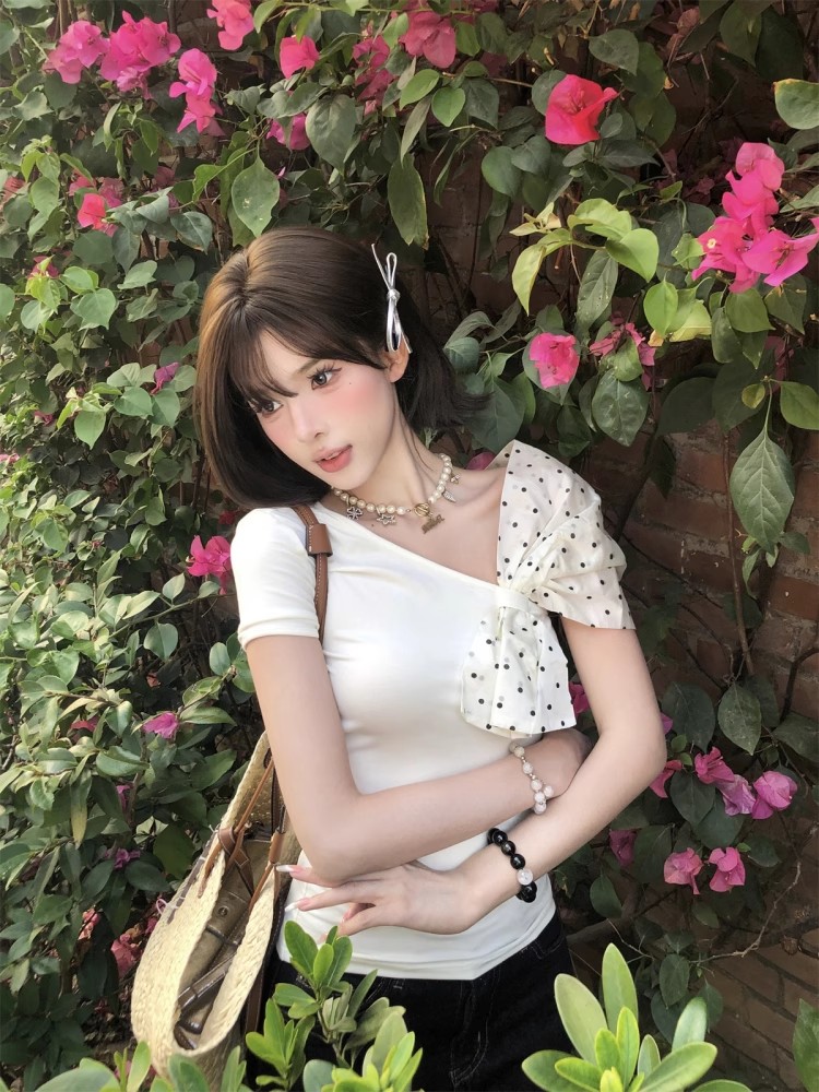 韩系波点蝴蝶结斜肩露肩短袖t恤女夏季紧身显瘦纯欲辣妹短款上衣