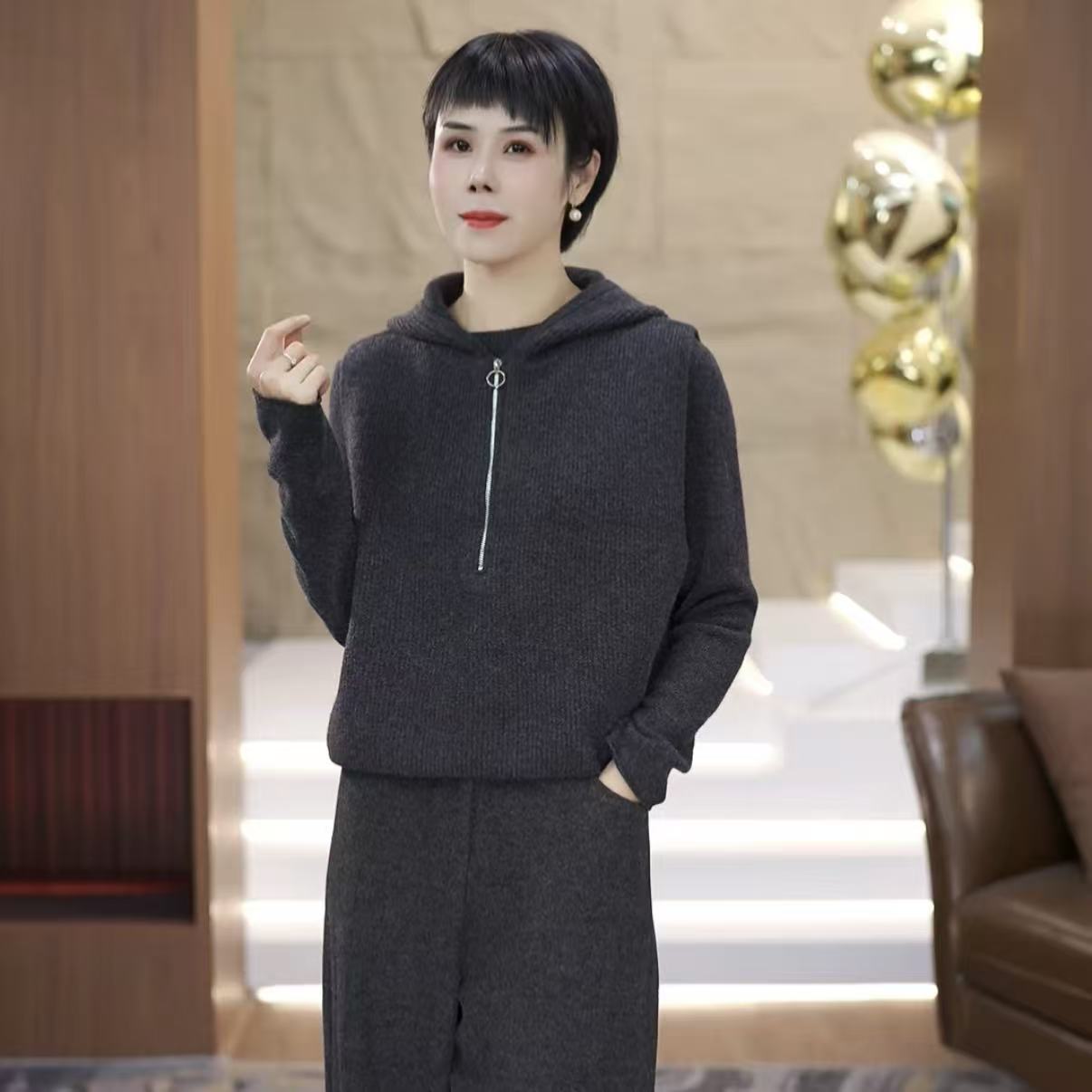 【渲渲推荐】XR-8322冬季减龄带帽拉链马甲