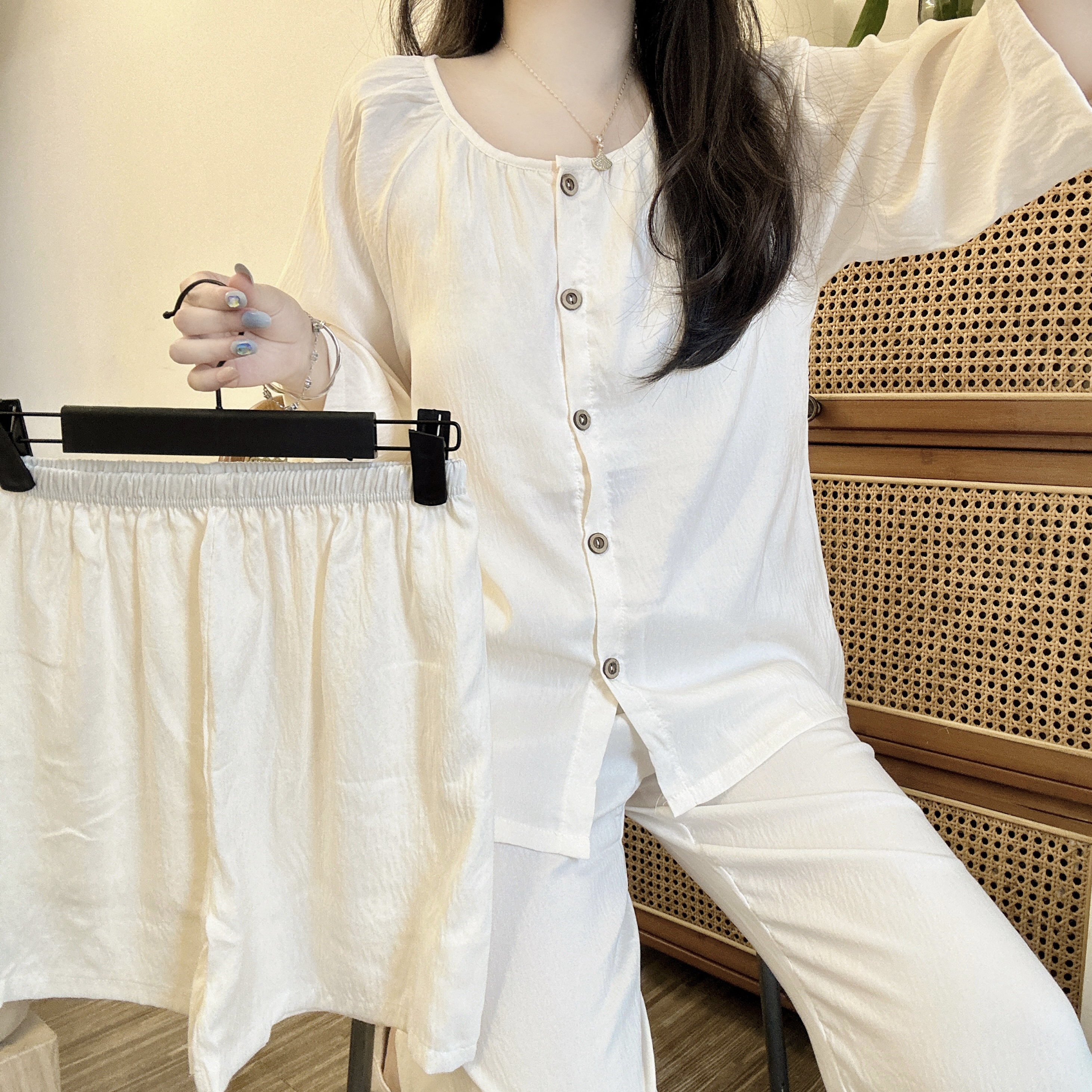 【带胸垫】家居服休闲套装睡衣长裤白色薄款纯色长袖圆领气质时尚