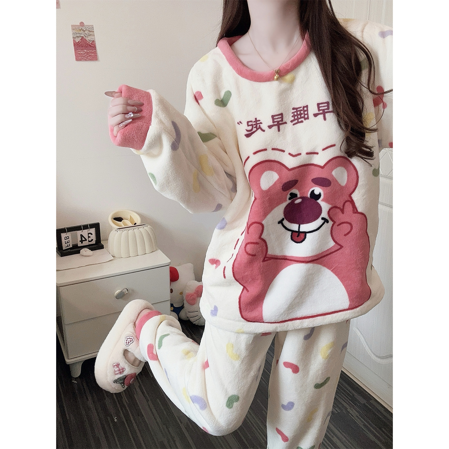 草莓小熊睡衣冬季女士珊瑚绒可爱风2025新款加厚法兰绒家居服套装