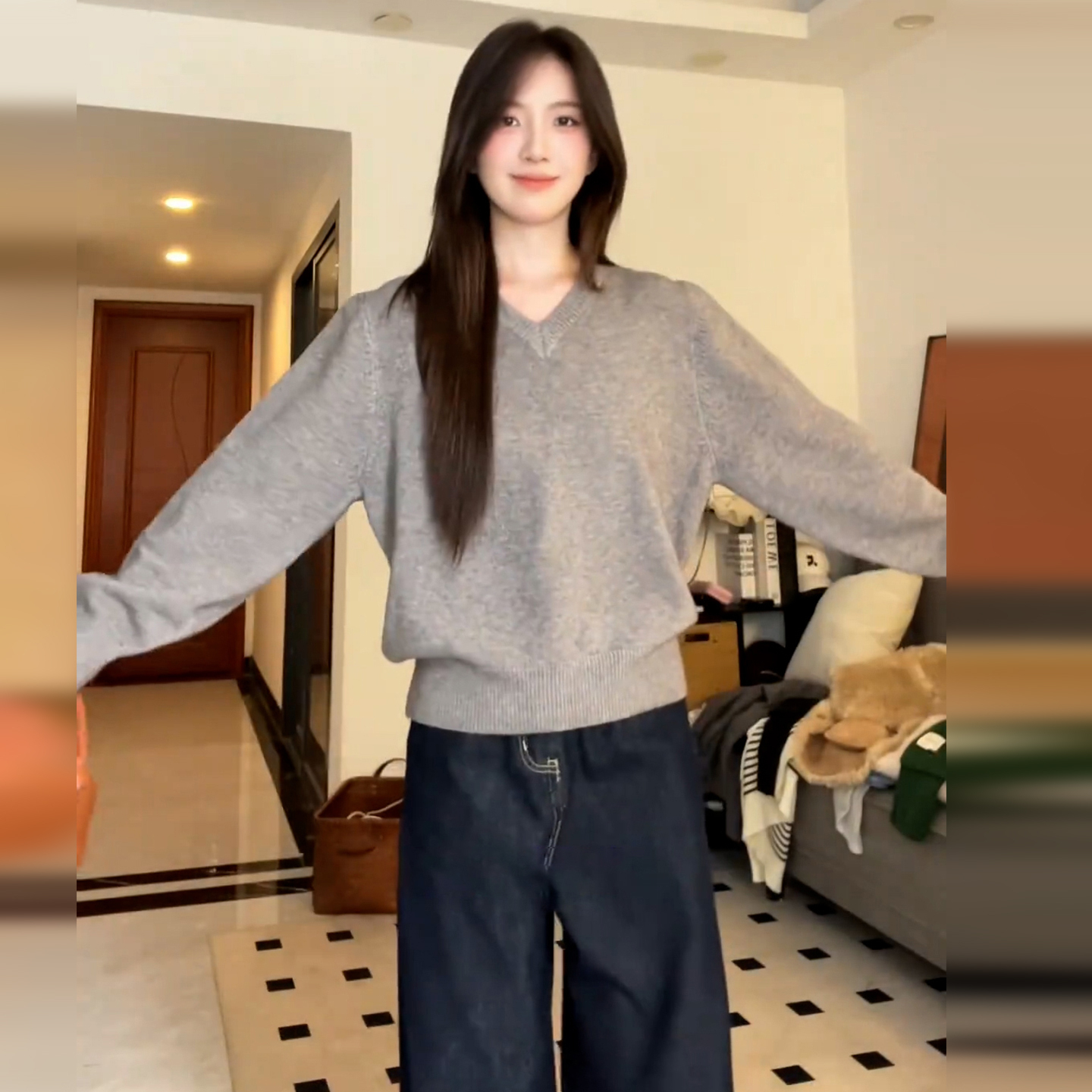 2025新款高级感灰色v领针织毛衣女秋冬季慵懒宽松内搭打底衫上衣