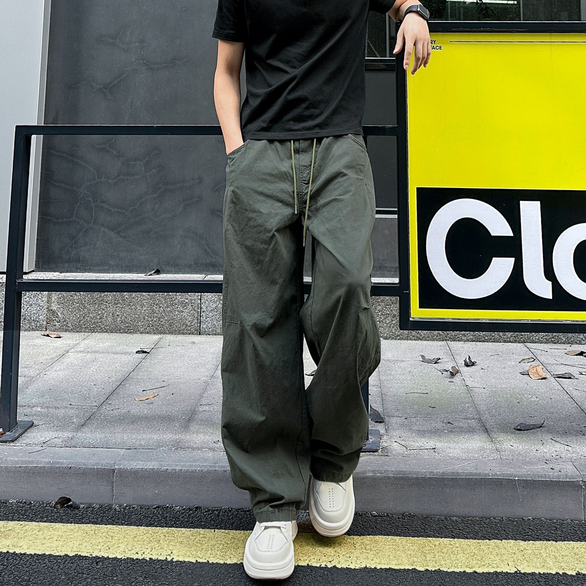 QUALCOMM军绿色拼接潮流褶皱设计伞兵休闲裤男款秋季百搭休闲长裤