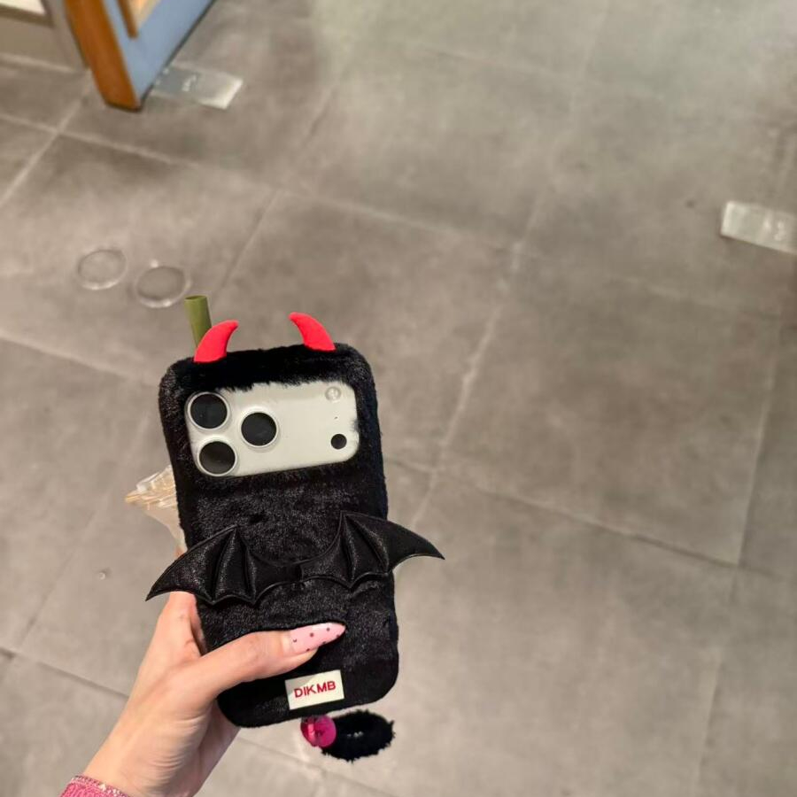 创意毛绒恶魔翅膀适用于苹果17promax/16pro手机壳15保护套1413