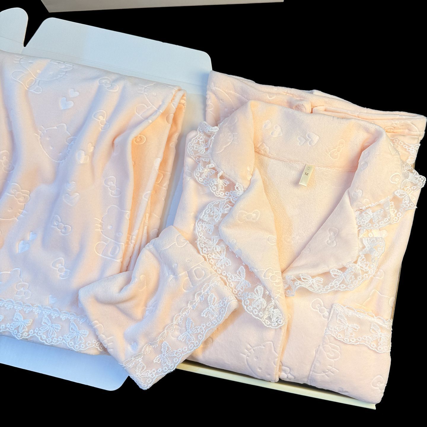 蕾丝卡通压花kt猫冬日睡衣女款爆款2025新款休闲家居服套装可外穿