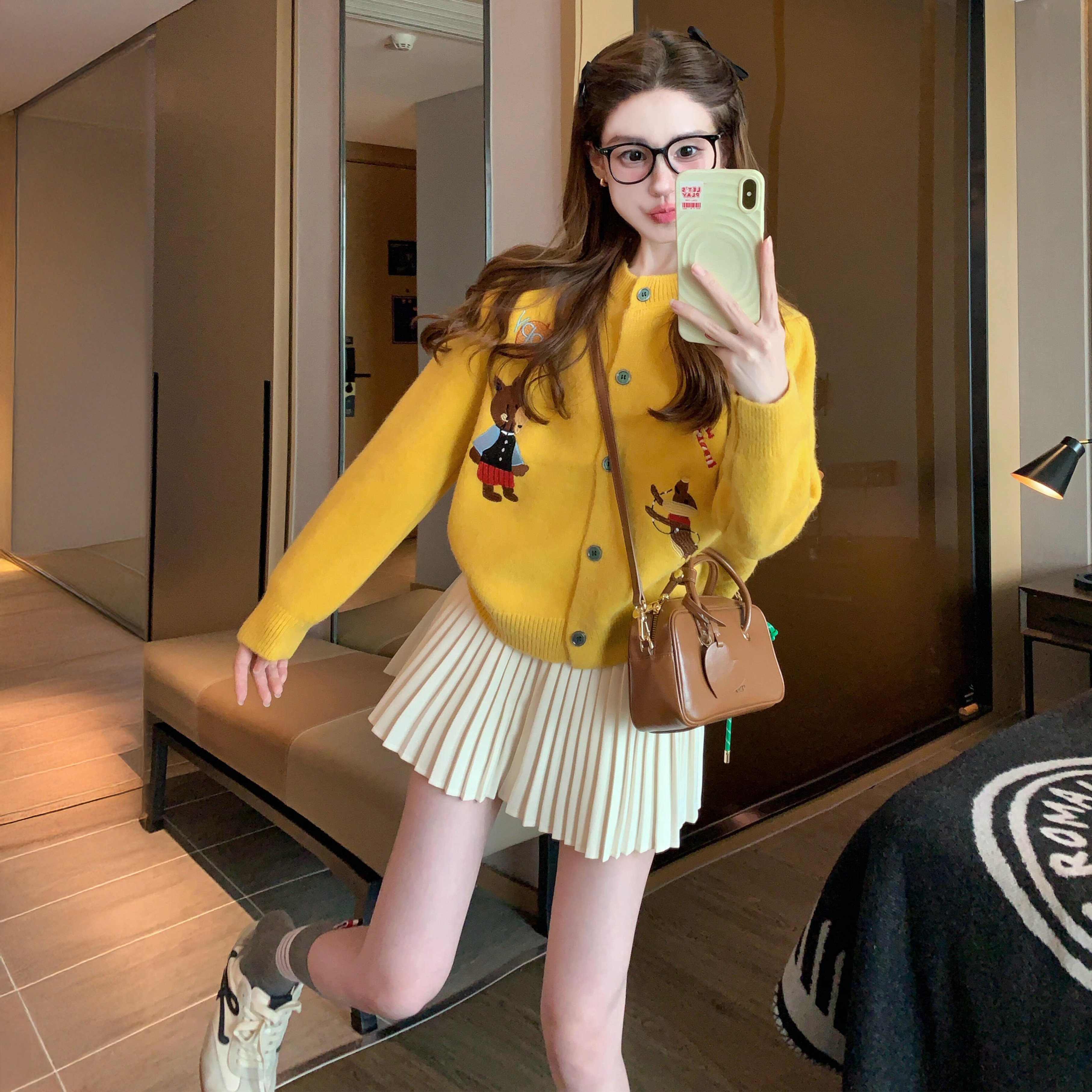 早秋季穿搭一整套韩系多巴胺黄色卡通针织开衫毛衣百褶短裙套装女