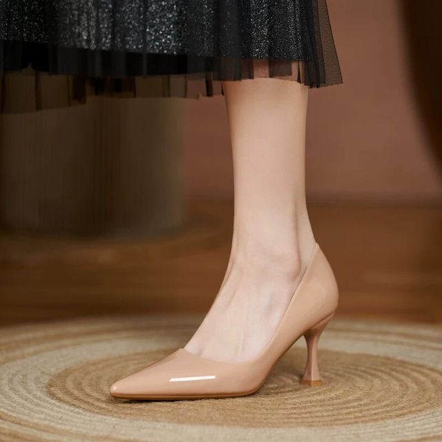 裸色高跟鞋女2025年新款细跟漆皮浅口尖头单鞋职业久站不累工作鞋