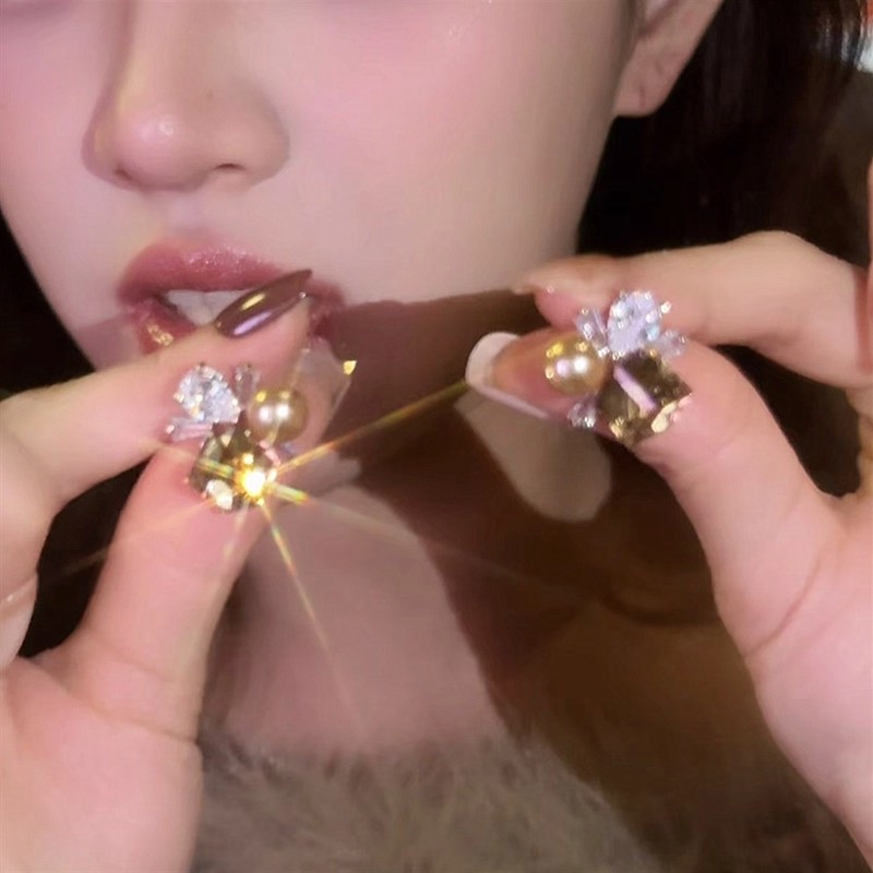超闪美拉德几何咖色锆石仿珍珠耳钉女轻奢时尚百搭耳环超精致耳饰